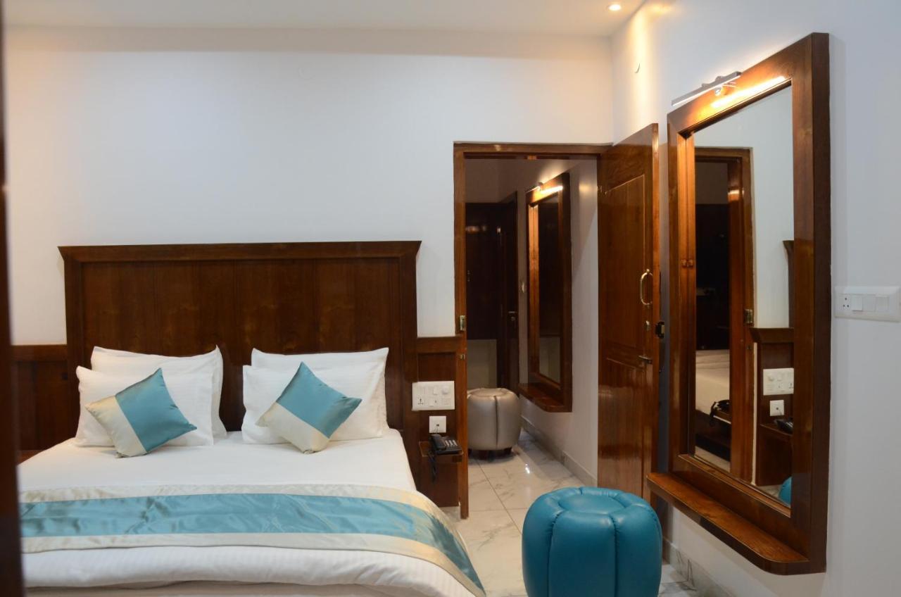 Hotel Lok Sagar Mysore Buitenkant foto