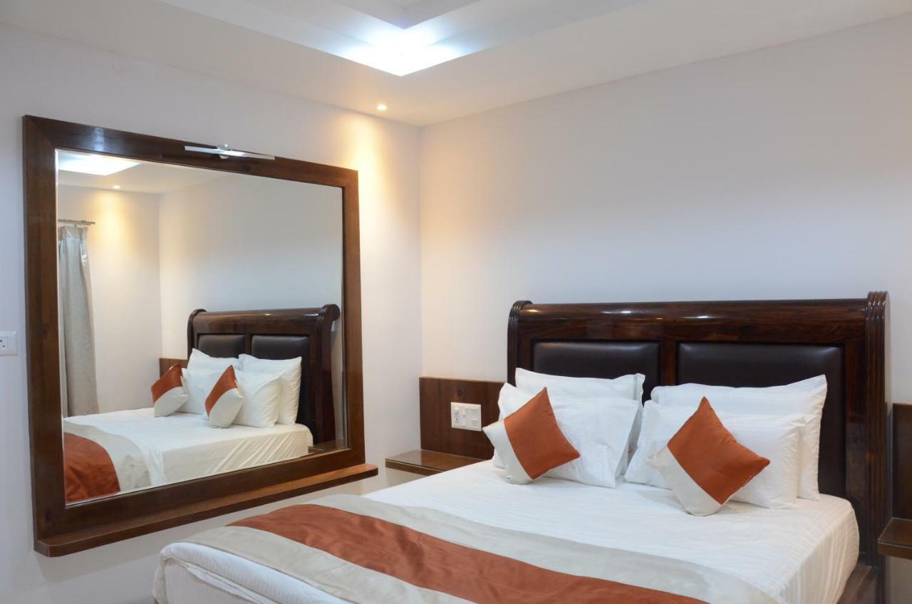 Hotel Lok Sagar Mysore Buitenkant foto