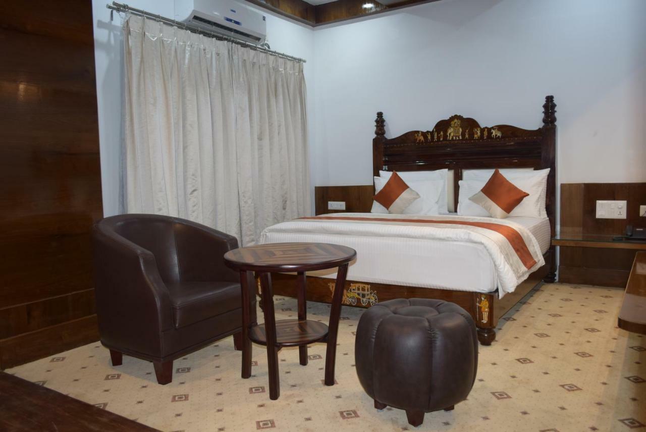 Hotel Lok Sagar Mysore Buitenkant foto