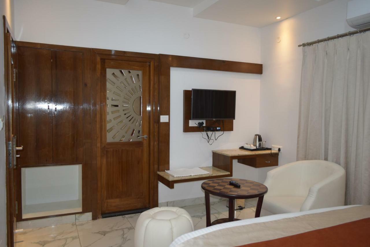 Hotel Lok Sagar Mysore Buitenkant foto