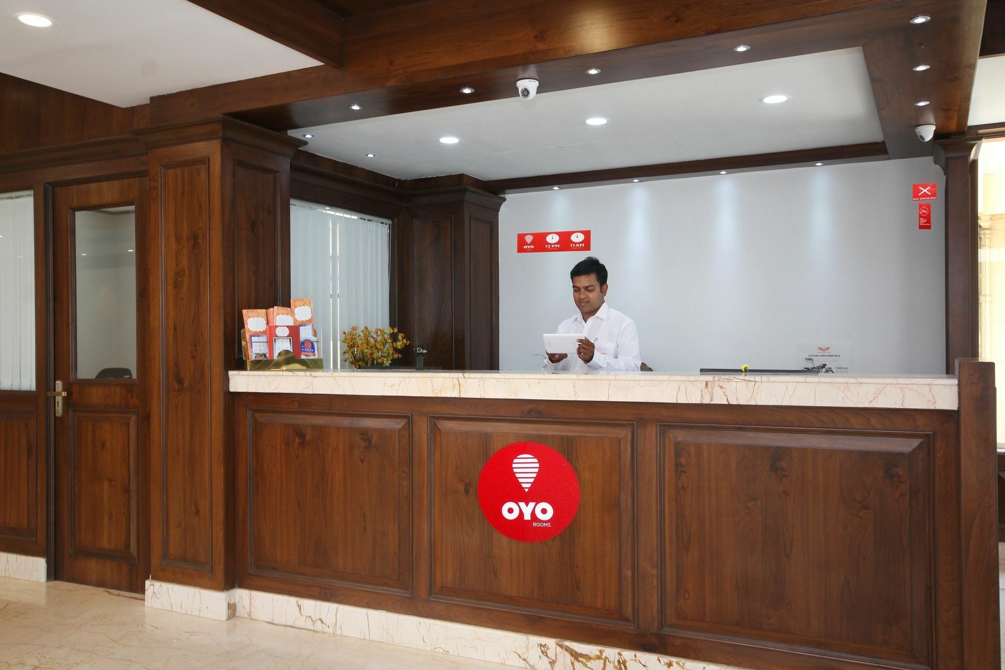 Hotel Lok Sagar Mysore Buitenkant foto